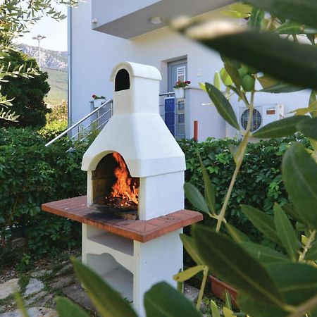 Amazing Apartment In Kastel Sucurac With Kitchen Kaštela Kültér fotó